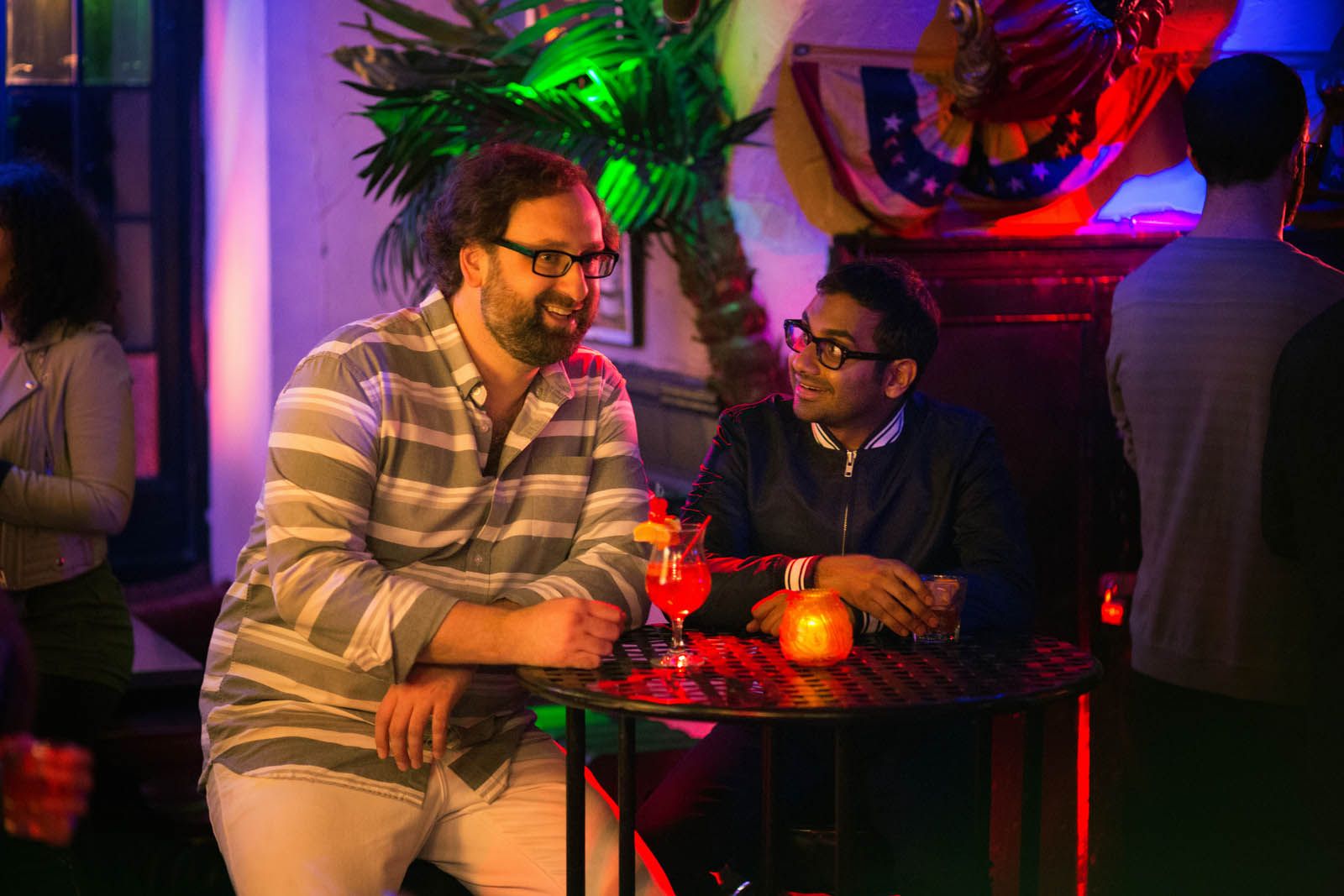 Foto de Aziz Ansari - Master of None : Foto Aziz Ansari, Eric Wareheim ...