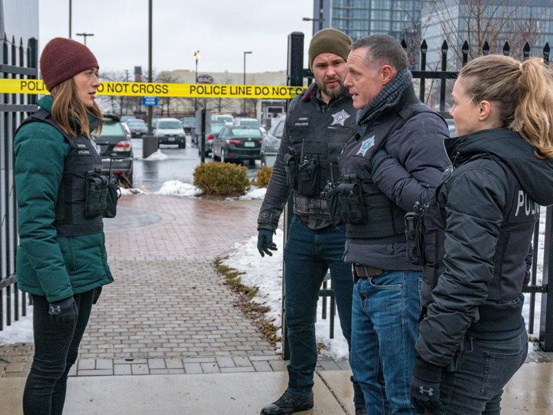 Foto de Patrick John Flueger - Chicago PD : Foto Patrick John Flueger,  Jason Beghe, Marina Squerciati - Foto 59 de 141 - SensaCine.com