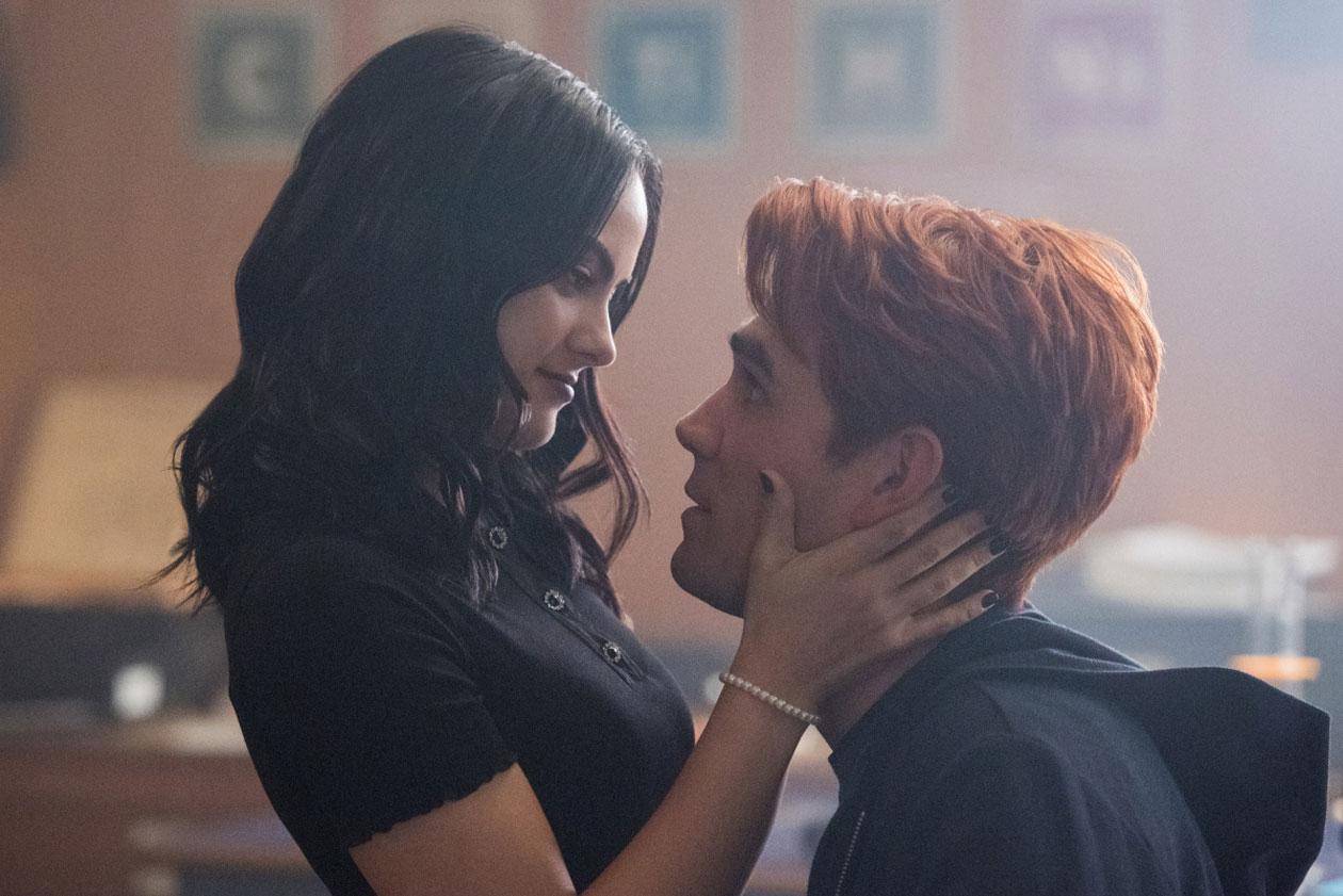 Riverdale Riverdale Foto Kj Apa Camila Mendes Foto 77 Sobre 481 