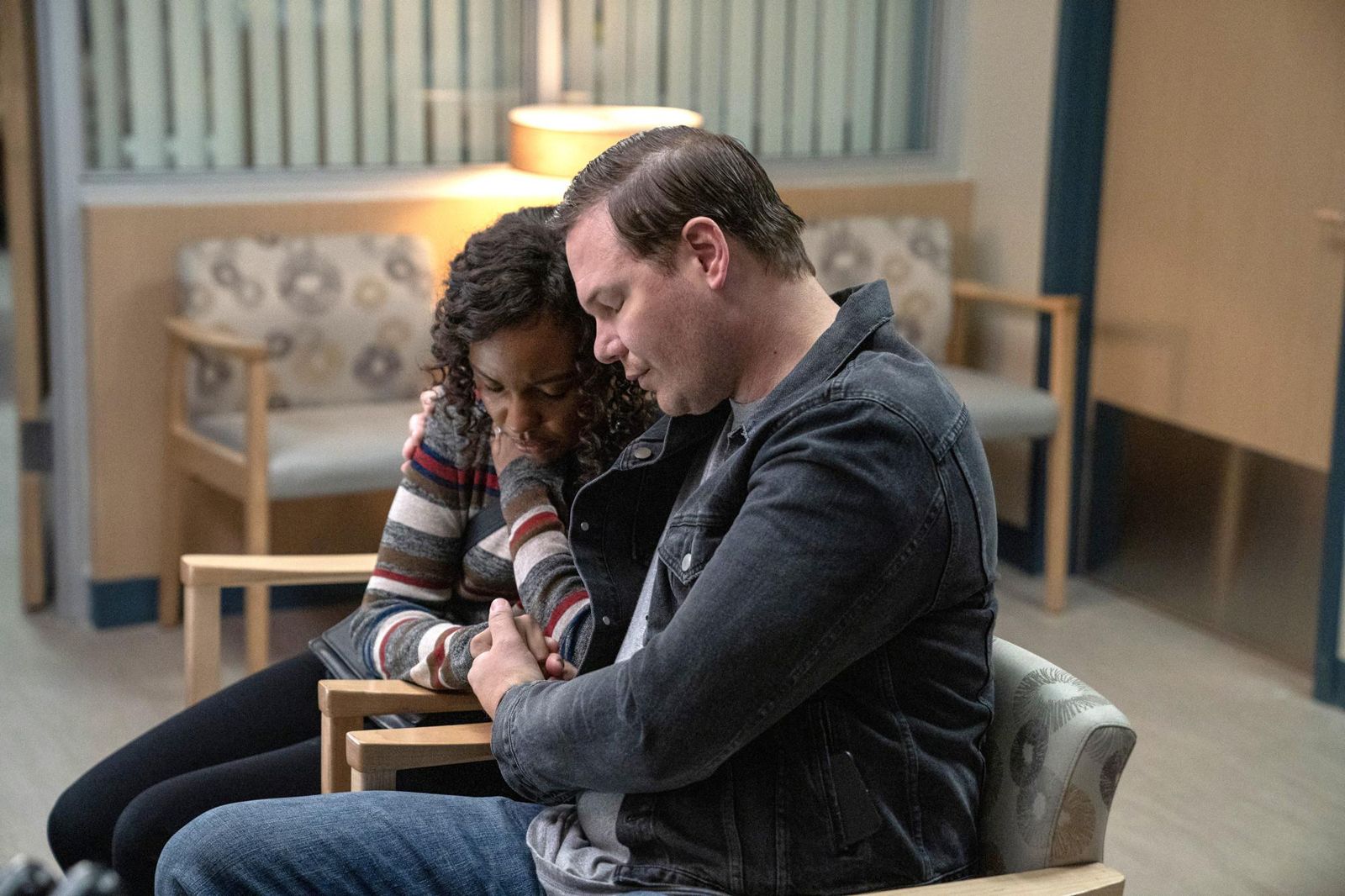 911 Lone Star Foto Jim Parrack, Sierra McClain 62 sobre un total de 104