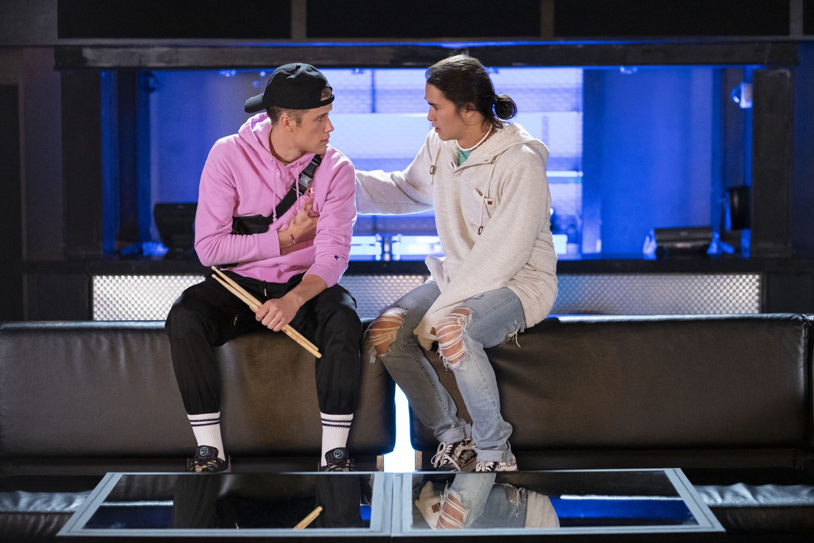 Julie and the Phantoms Foto Booboo Stewart, Owen Joyner 45 sobre un total de 51 Julie and the Phantoms Foto Booboo Stewart, Owen Joyner 45 sobre un total de 51