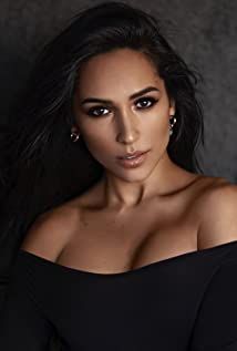 Ana Isabelle - SensaCine.com