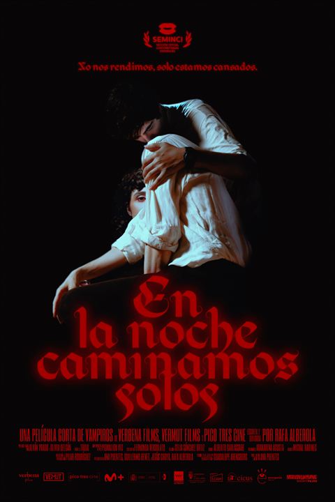 En la noche caminamos solos : Cartel