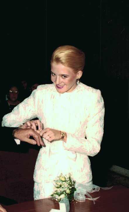 Angi: Crimen y mentira : Cartel