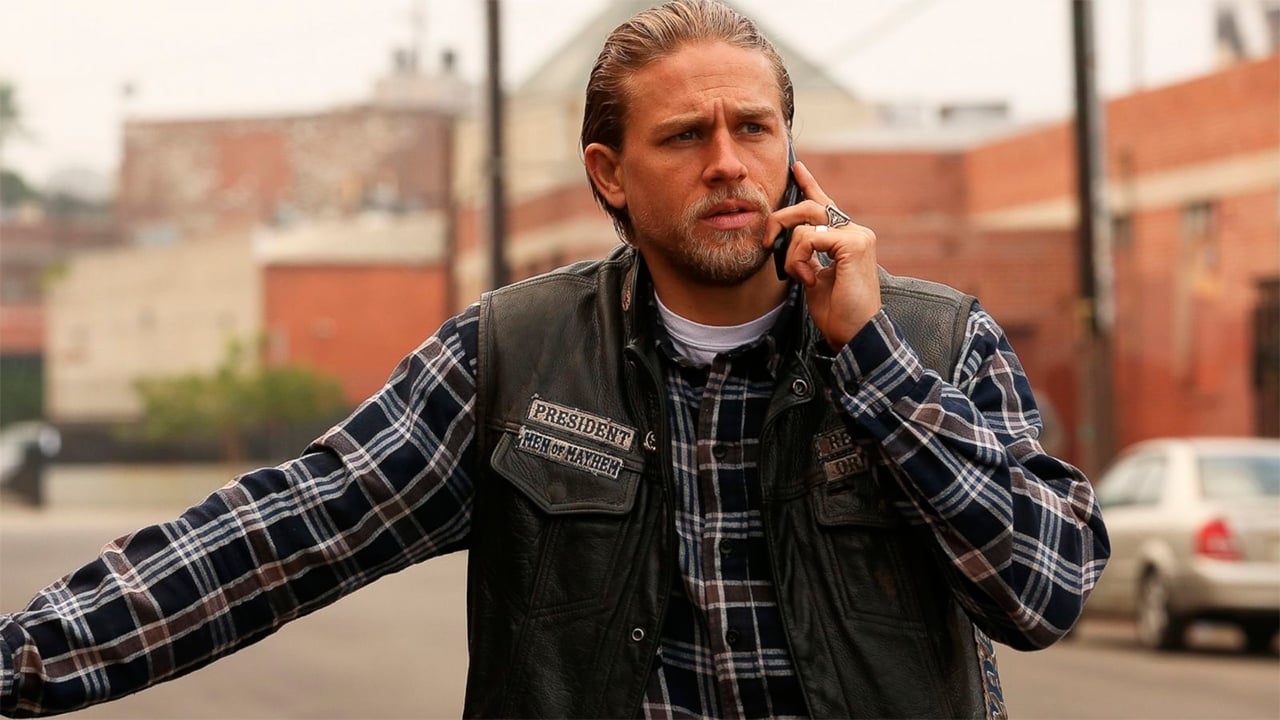 Charlie Hunnam vuelve al rodaje de 'Sons of Anarchy' - Cuore