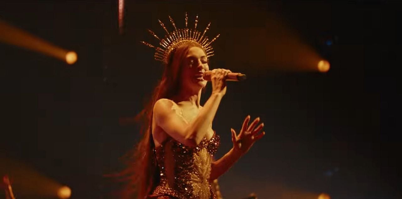 Mother Mary : Foto Anne Hathaway
