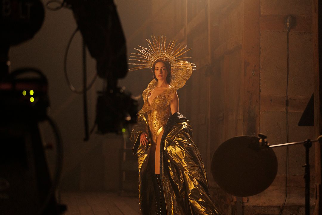 Mother Mary : Foto Anne Hathaway