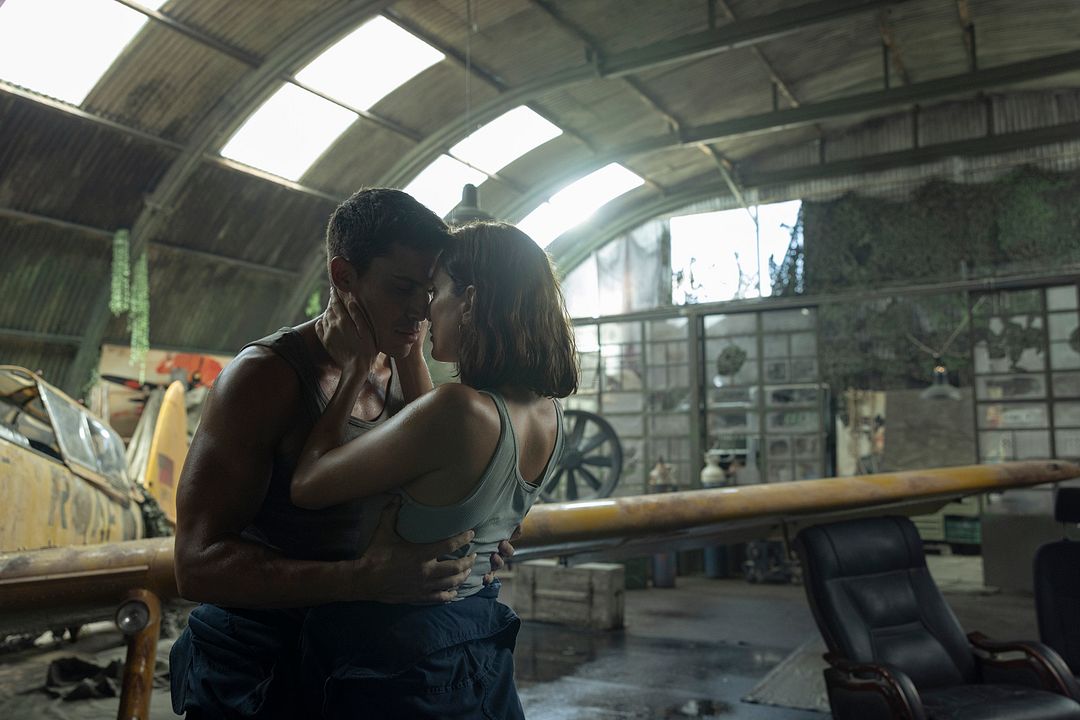 Ladrones: la tiara de santa Águeda : Cartel