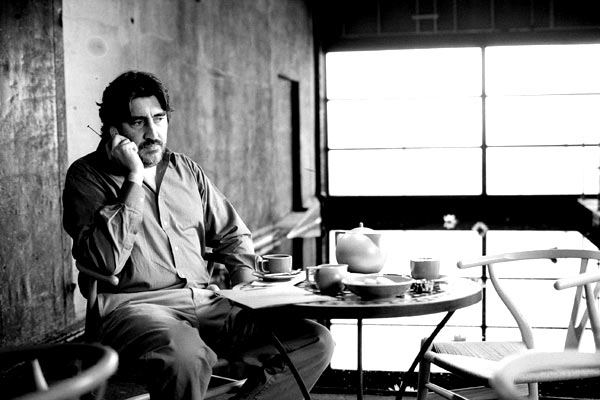 Coffee and cigarettes : Foto Alfred Molina