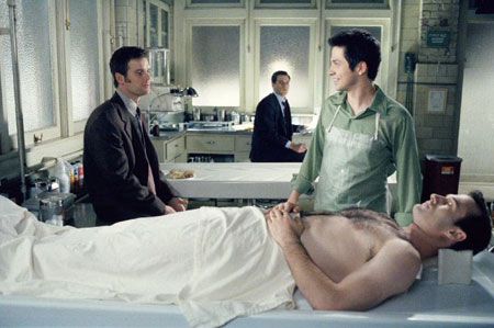 A dos metros bajo tierra : Foto