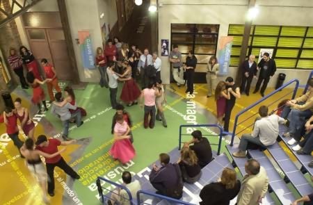 Un Paso Adelante : Foto