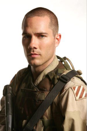 Foto Luke MacFarlane