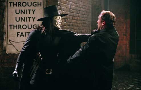 V de Vendetta : Foto James McTeigue, Hugo Weaving, Alister Mazzotti