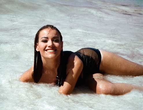 Operación trueno : Foto Terence Young, Claudine Auger