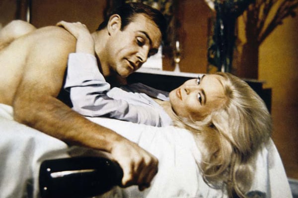 James Bond contra Goldfinger : Foto Shirley Eaton, Sean Connery, Honor Blackman