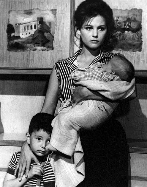 Rocco y sus hermanos : Foto Claudia Cardinale, Luchino Visconti