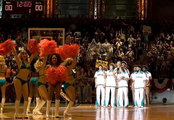 Semi-profesional. Un equipo de pelotas. : Foto Kent Alterman