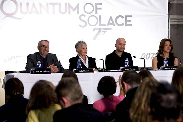 007 Quantum of Solace : Foto Michael G. Wilson, Judi Dench, Barbara Broccoli