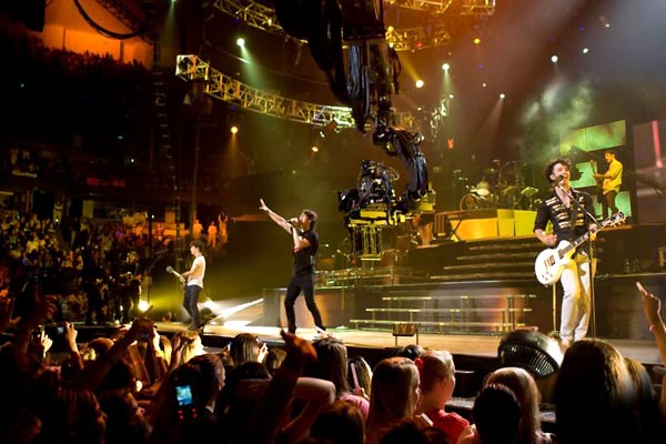 Jonas Brothers en concierto 3D : Foto Kevin Jonas, Joe Jonas, Nick Jonas, Bruce Hendricks
