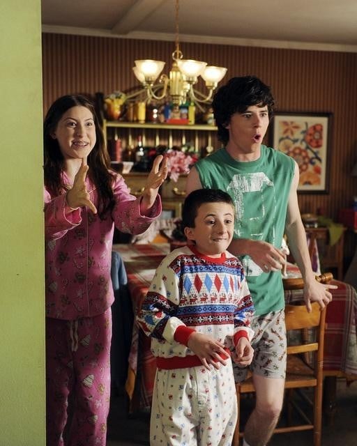 Foto Atticus Shaffer, Eden Sher, Charlie McDermott