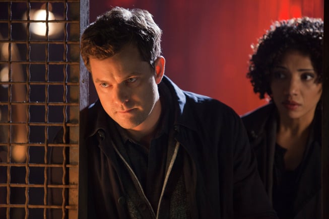 Fringe (Al límite) : Foto Jasika Nicole, Joshua Jackson