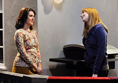 Dos hombres y medio : Foto Melanie Lynskey, Judy Greer