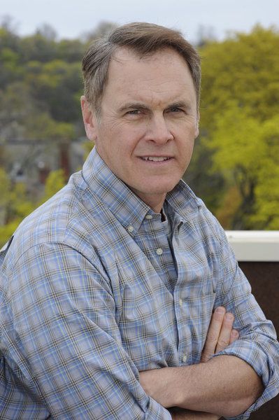 Covert Affairs : Foto Mark Moses