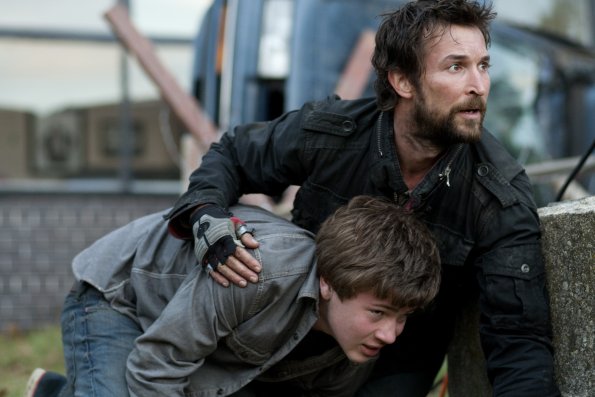 Falling Skies : Foto Noah Wyle, Connor Jessup