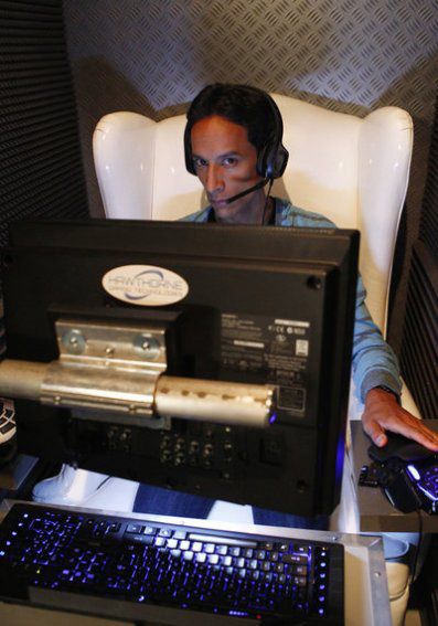 Community : Foto Danny Pudi