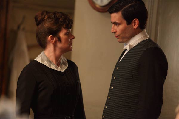 Foto Siobhan Finneran, Rob James-Collier