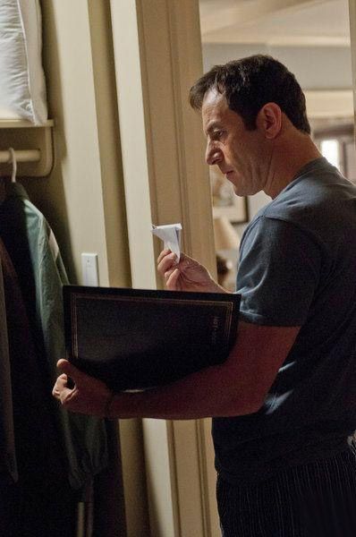 Awake : Foto Jason Isaacs