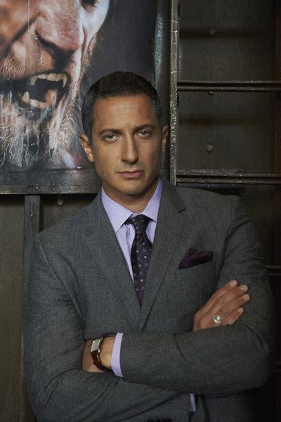 Foto Sasha Roiz