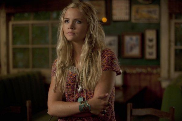 The Finder : Foto Maddie Hasson