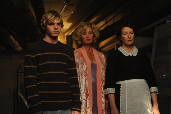 American Horror Story : Foto Evan Peters, Frances Conroy, Jessica Lange