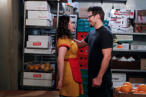 Dos chicas sin blanca : Foto Kat Dennings, Nick Zano