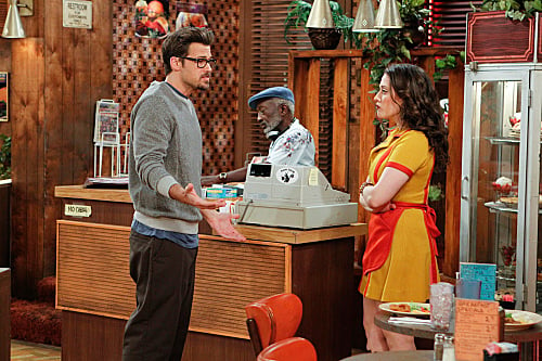 Dos chicas sin blanca : Foto Garrett Morris, Nick Zano, Kat Dennings