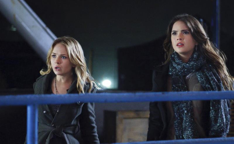 El círculo secreto : Foto Shelley Hennig, Britt Robertson