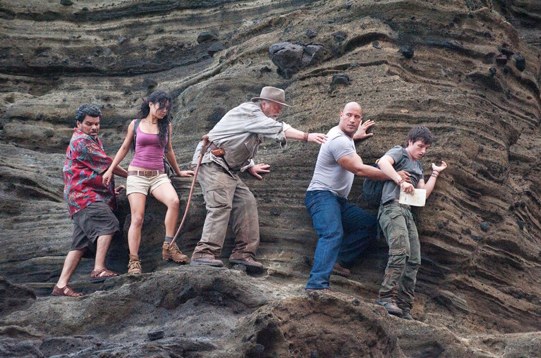 Viaje al centro de la Tierra 2: La isla misteriosa : Foto Vanessa Hudgens, Luis Guzmán, Brad Peyton, Michael Caine, Dwayne Johnson, Josh Hutcherson