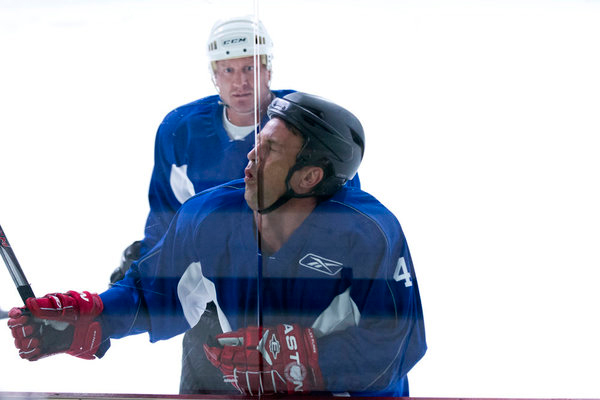 Go On : Foto Matthew Perry, Jeremy Roenick