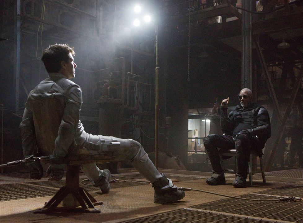 Oblivion : Foto Tom Cruise, Morgan Freeman