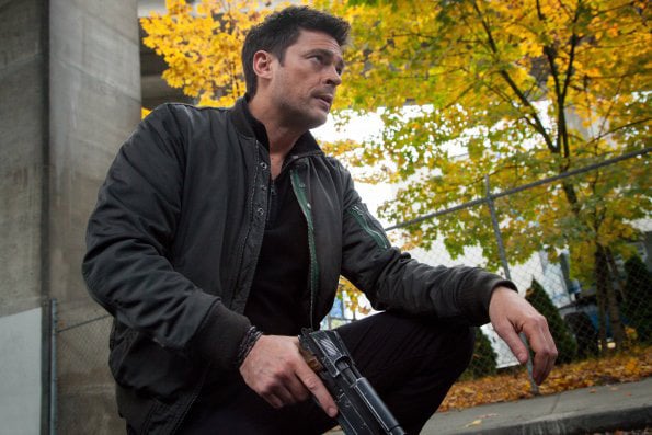 Almost Human : Foto Karl Urban