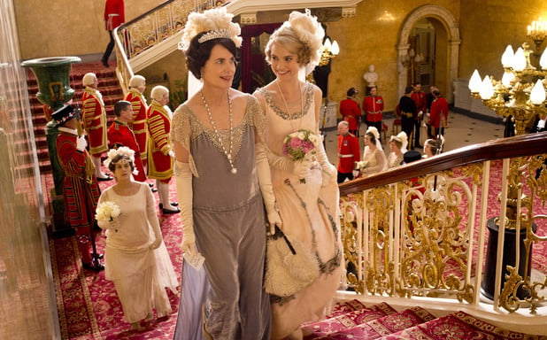 Downton Abbey : Cartel Lily James, Elizabeth McGovern