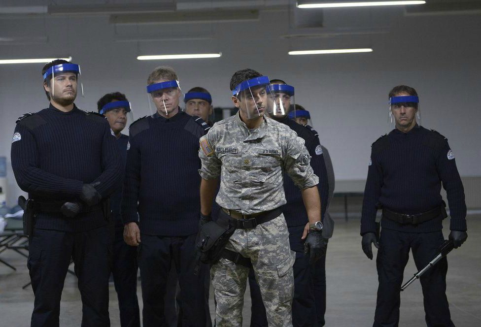 Helix : Foto Meegwun Fairbrother, Mark Ghanimé