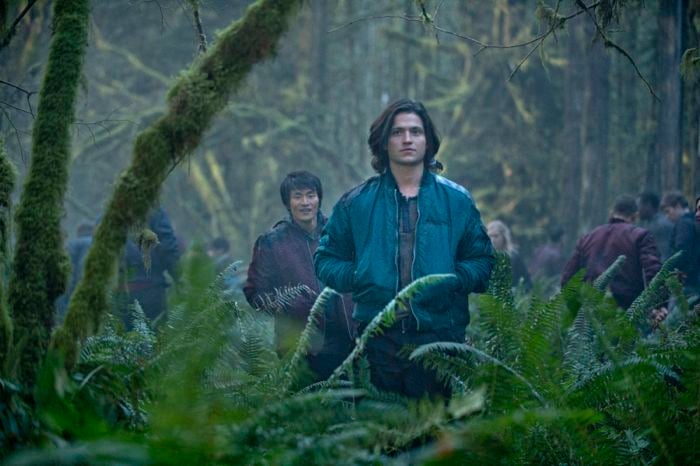 Los 100 : Foto Thomas McDonell, Chris Larkin