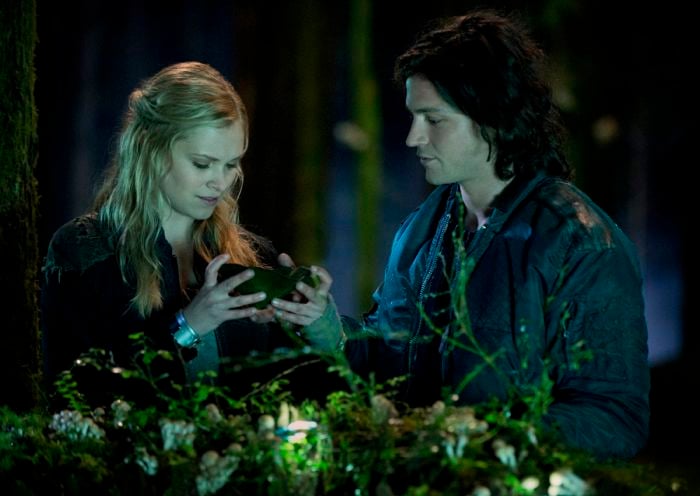 Los 100 : Foto Eliza Taylor, Thomas McDonell