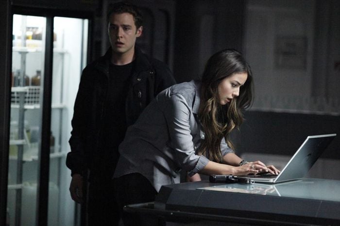 Marvel's Agents of S.H.I.E.L.D. : Foto Iain De Caestecker, Chloe Bennet