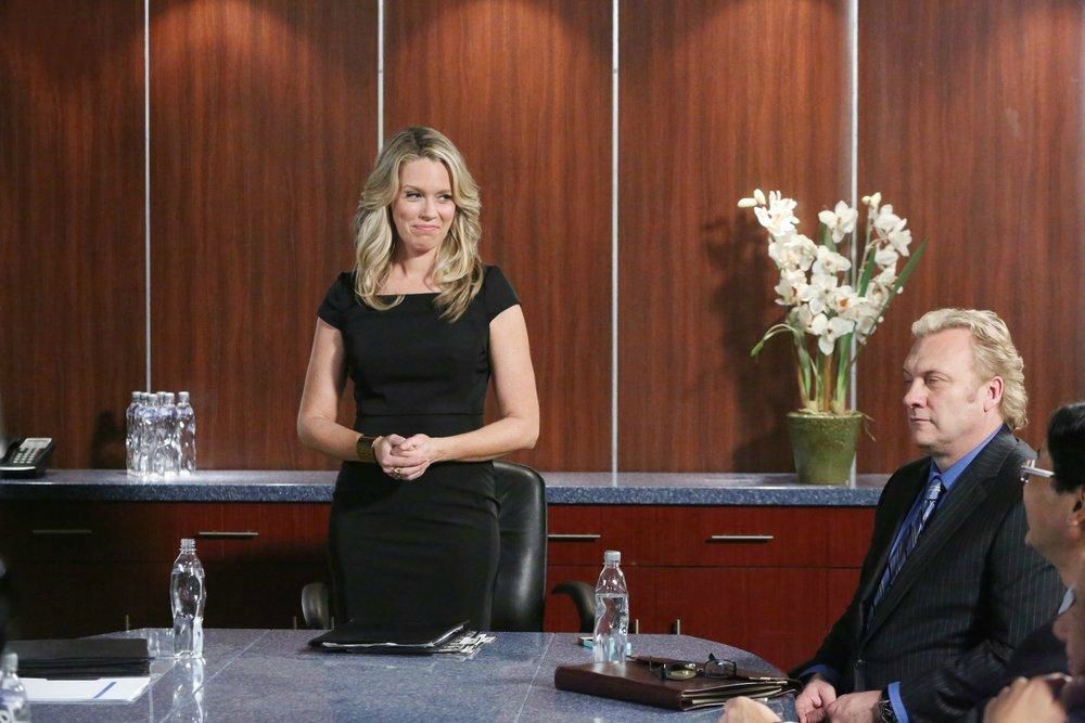 Playing House : Foto Jessica St. Clair