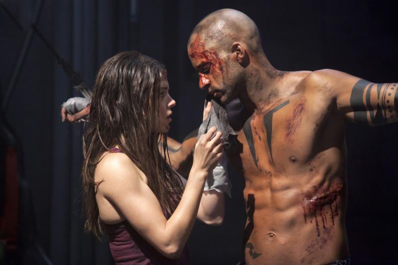 Los 100 : Cartel Ricky Whittle, Marie Avgeropoulos