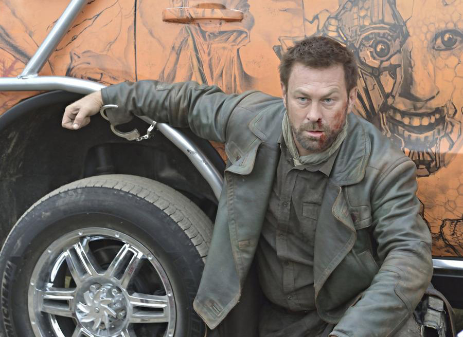 Defiance : Foto Grant Bowler