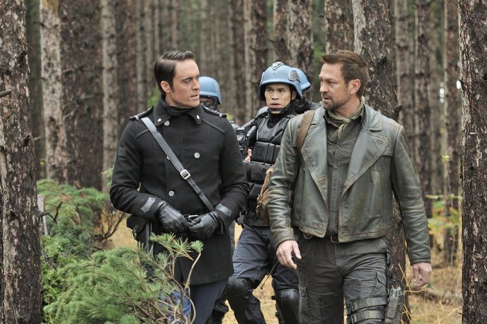 Defiance : Foto James Murray, Grant Bowler